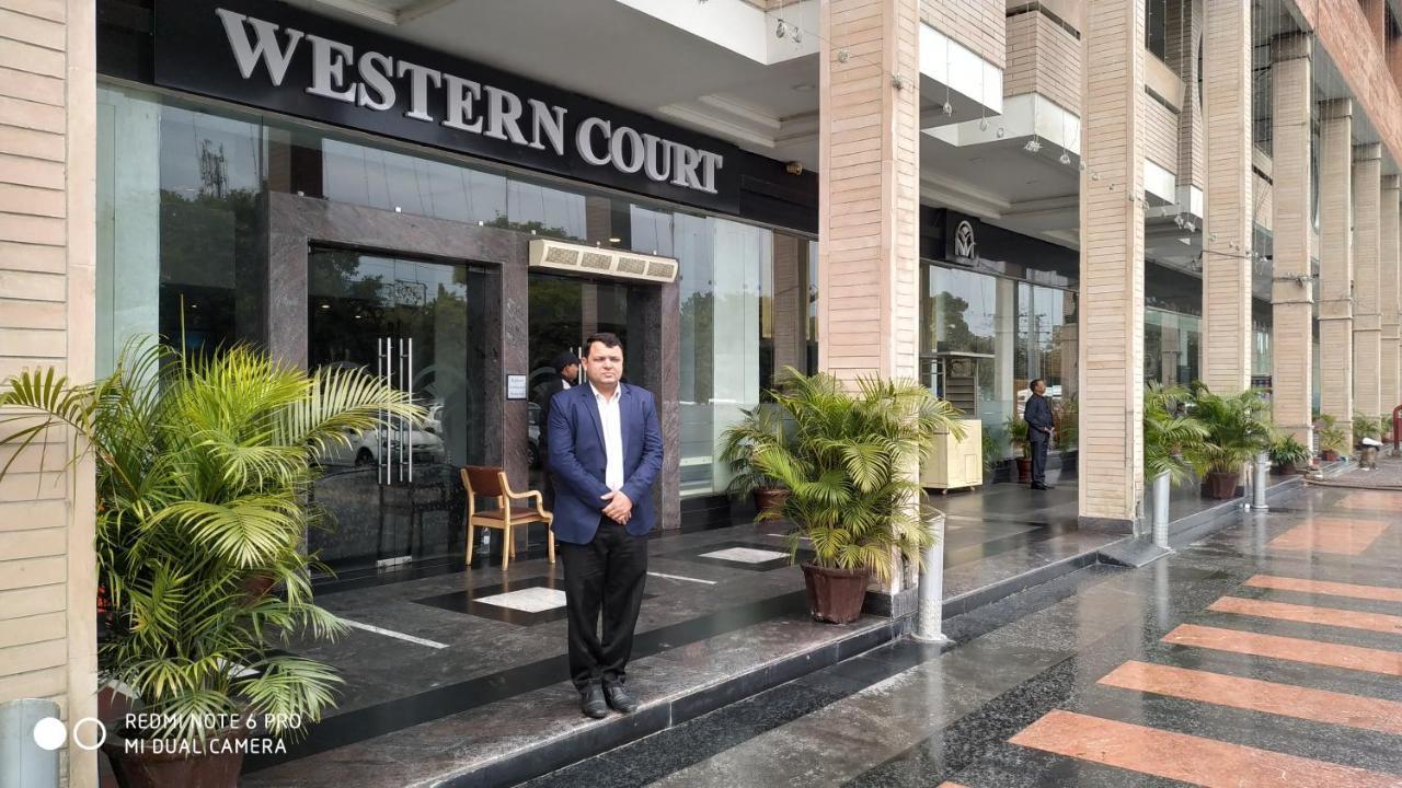 Western Court Panchkula Hotel Exterior photo